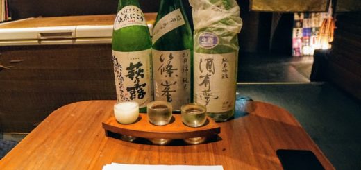 Tre typer av sake: ofiltrerad, söt, och torr.