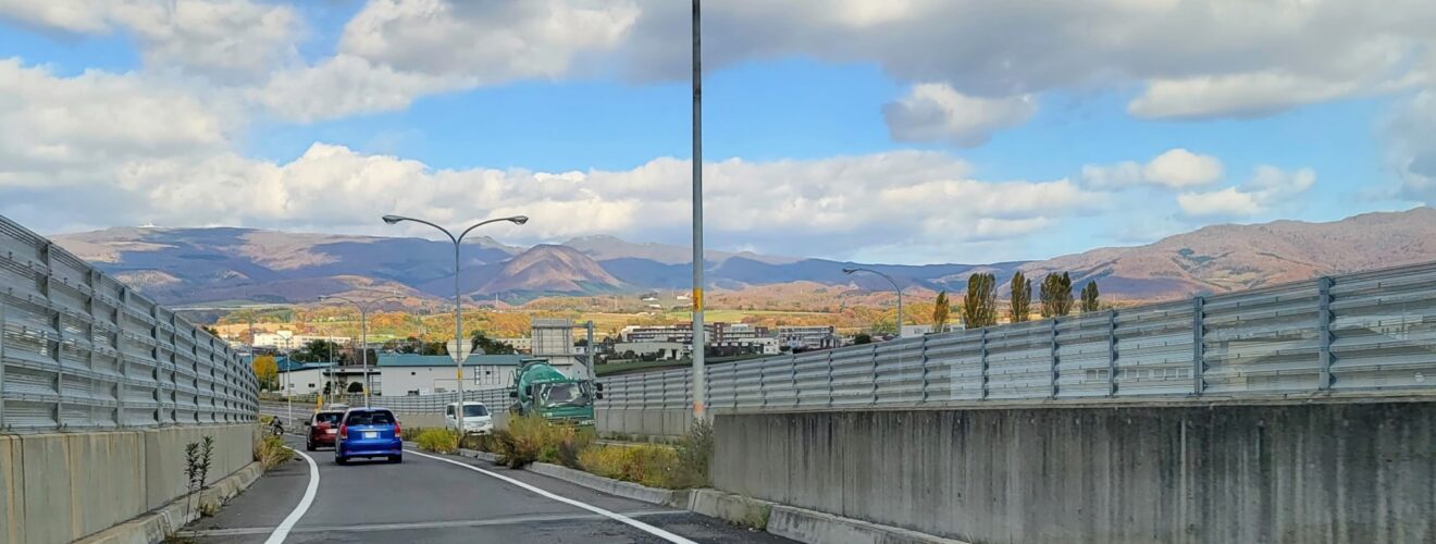 Hokkaido är stort, du tar dig enklast runt med t.ex. hyrbil
